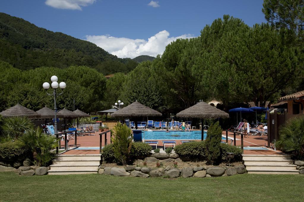 Villaggio Albergo San Lorenzo E Santa Caterina Pescia Exterior photo